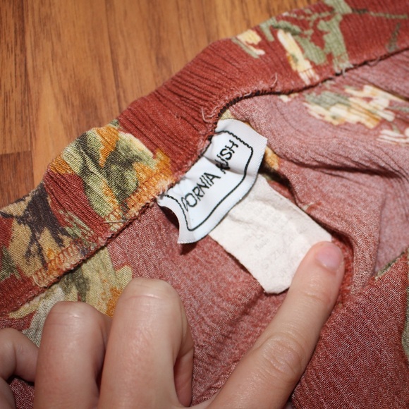 Floral skirt - Picture 3 of 3